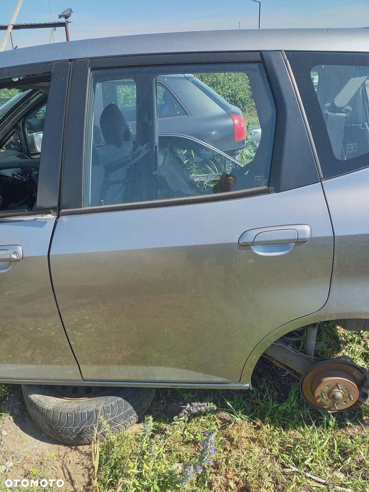 części do HONDA JAZZ 1.3 Benzyna 2005r.DRZWI PRZÓD prawy TYŁ lewy - 2