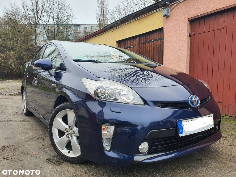 Toyota Prius (Hybrid) - 3