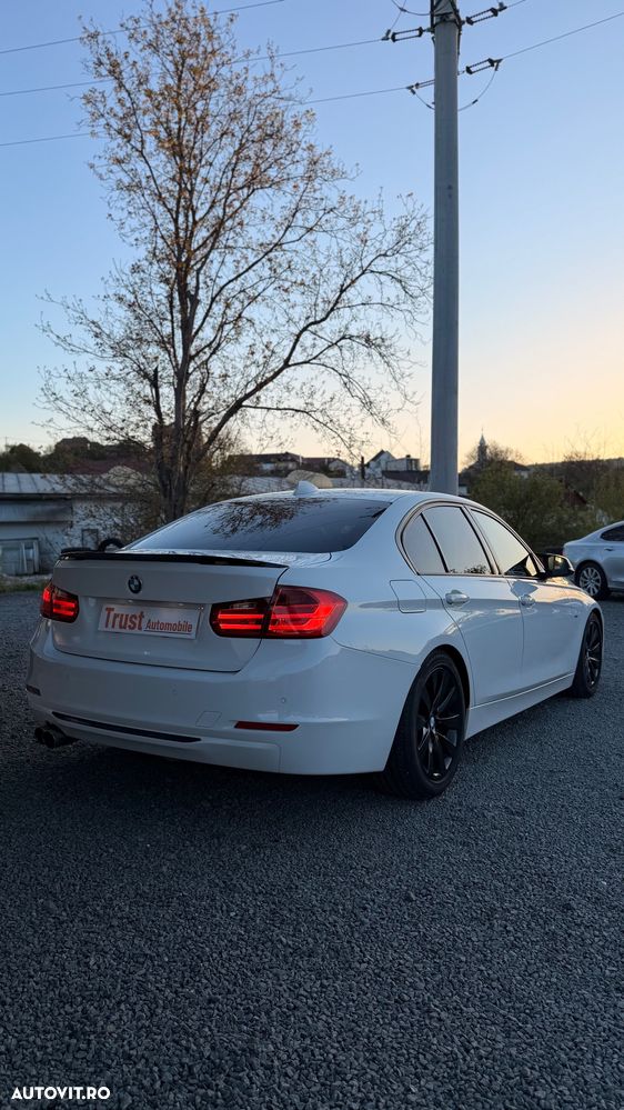 BMW Seria 3 320d Aut. Sport Line - 5