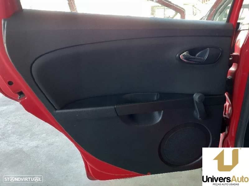 JOGO TAPETES / ALCATIFAS SEAT LEON 2005 - - 1