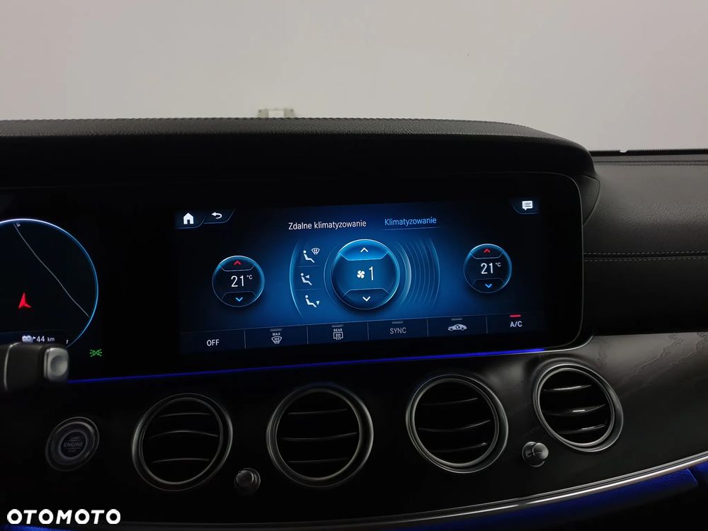 Mercedes-Benz Klasa E 300 de 4Matic 9G-TRONIC AMG Line - 19