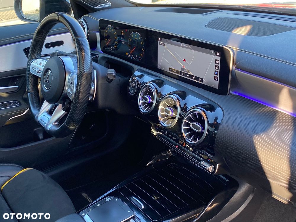 Mercedes-Benz CLA AMG 45 S 4-Matic 8G-DCT - 16