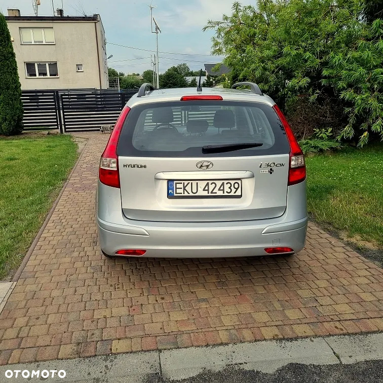 Hyundai i30 1.4 Base + - 11