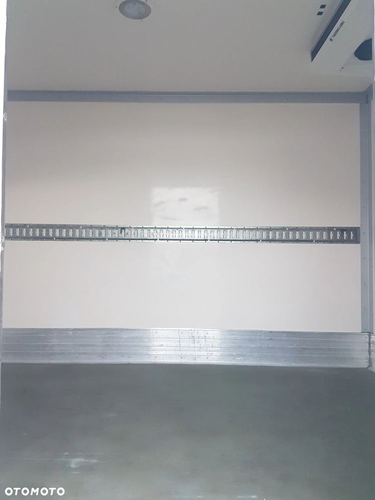 Iveco DAILY 6EP CHŁODNIA MROŹNIA IZOTERMA AGREGAT THERMO KING V-200 MAX GRZANIE 3,41x2,09x2,10 - 37