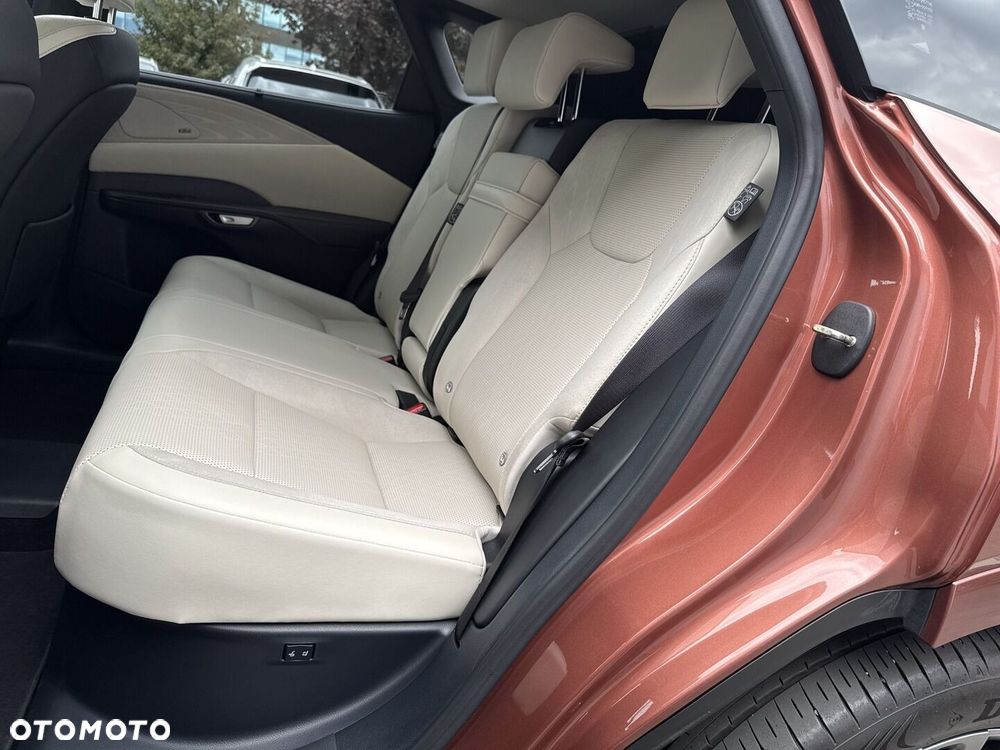 Lexus RX 450h+ Omotenashi - 14