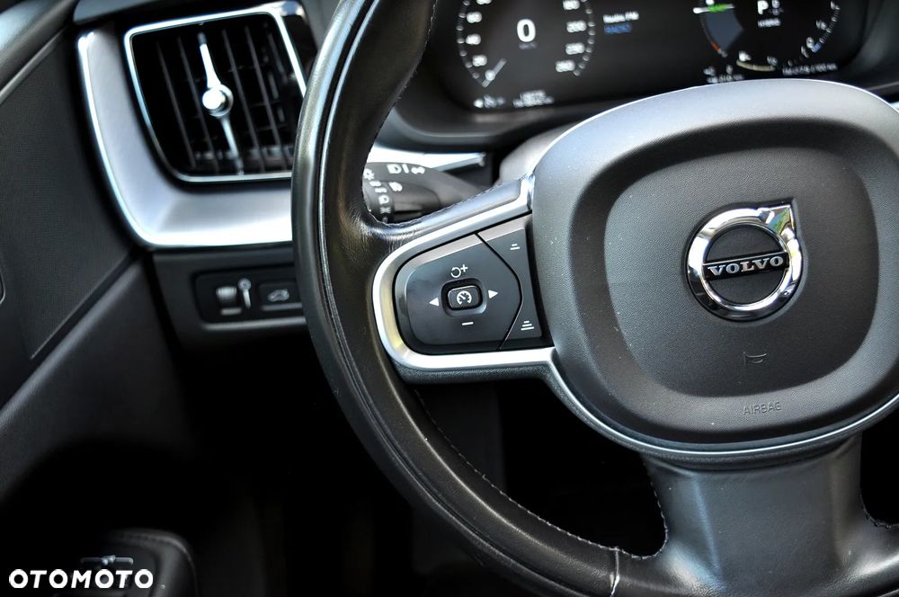 Volvo XC 60 T6 AWD Recharge Geartronic Inscription - 28