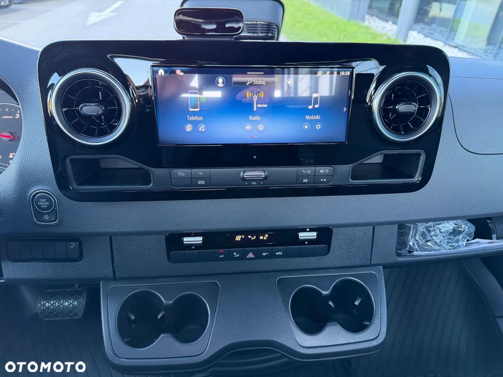 Mercedes-Benz Sprinter - 16