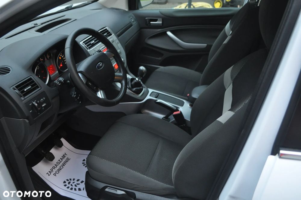 Ford Kuga 2.0 TDCi 2x4 Titanium - 17