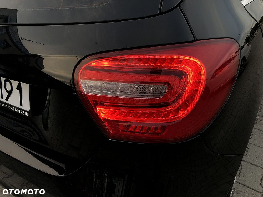 Mercedes-Benz Klasa A 180 AMG Line - 34