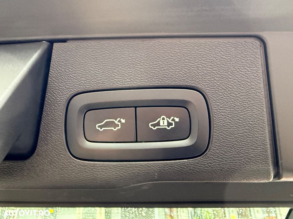 Volvo XC 60 D4 Geartronic Momentum Pro - 11