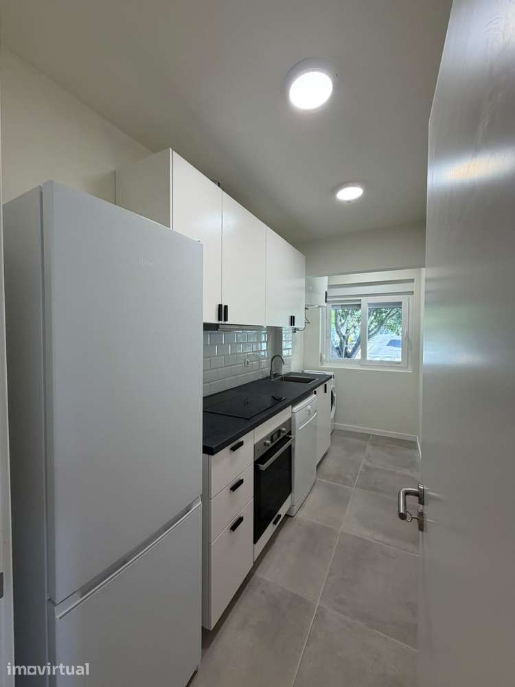 Apartamento T1 Totalmente Remodelado a Estrear no Feijó - Grande imagem: 3/10
