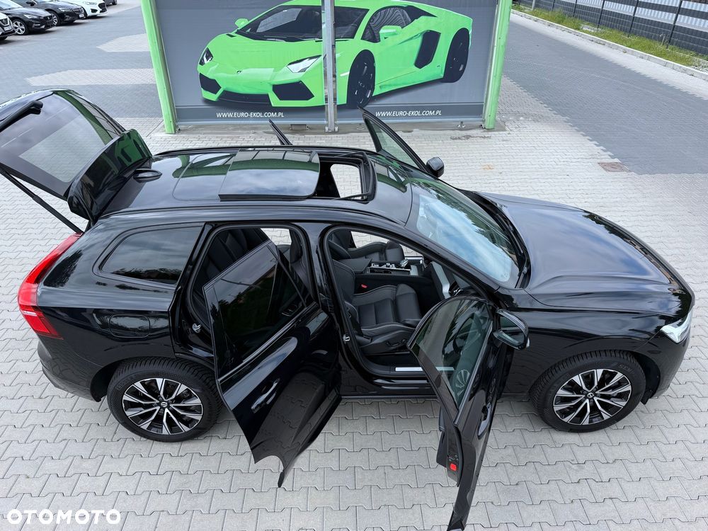 Volvo XC 60 B4 D AWD Plus Dark - 20
