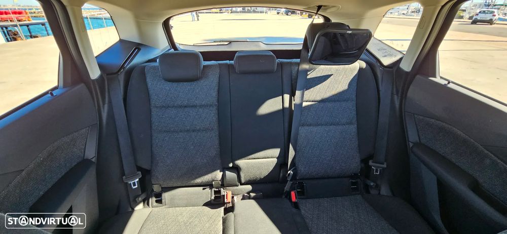 BMW 225xe Active Tourer - 9