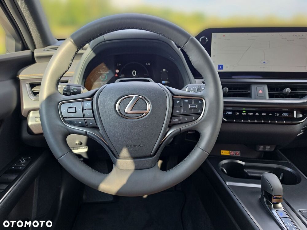 Lexus UX - 12
