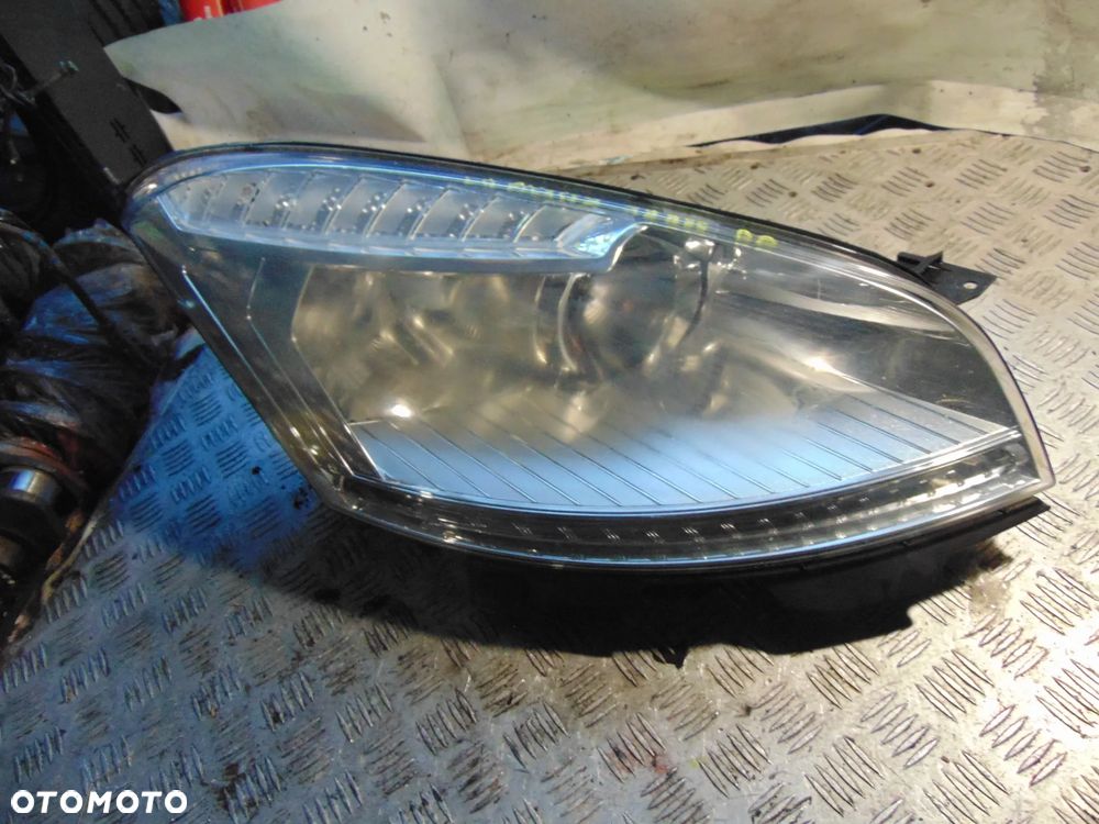 Lampy przód citroen c4 picasso 2010 rok Cena sztuka