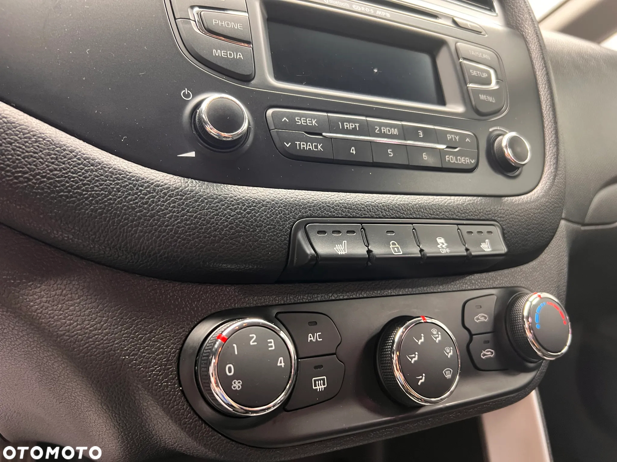 Kia Ceed - 14