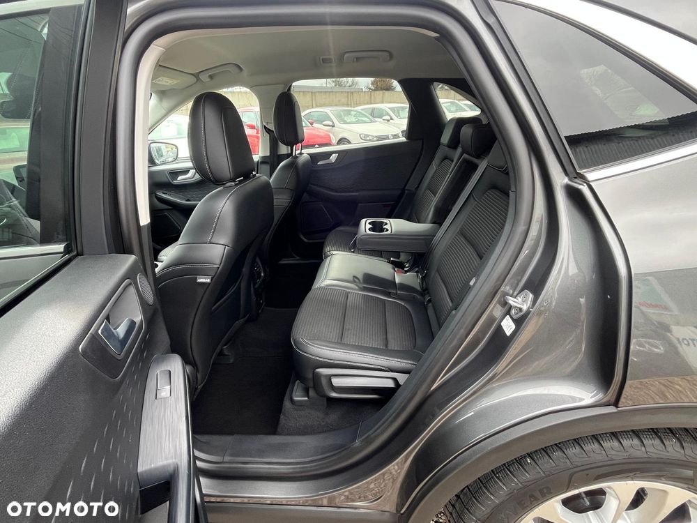 Ford Kuga - 25