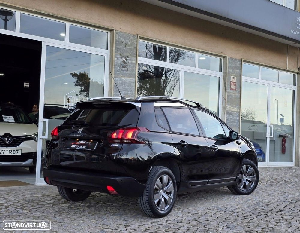 Peugeot 2008 1.2 PureTech Style - 12