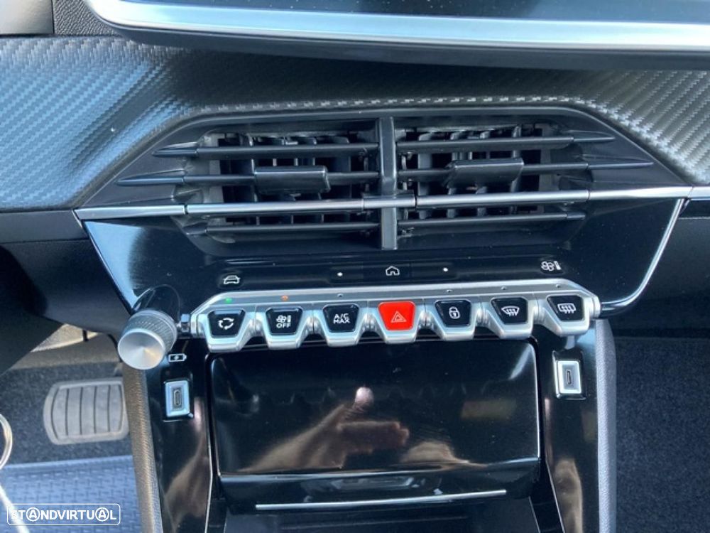 Peugeot 2008 1.2 Hybrid Allure e-DCS6 - 32