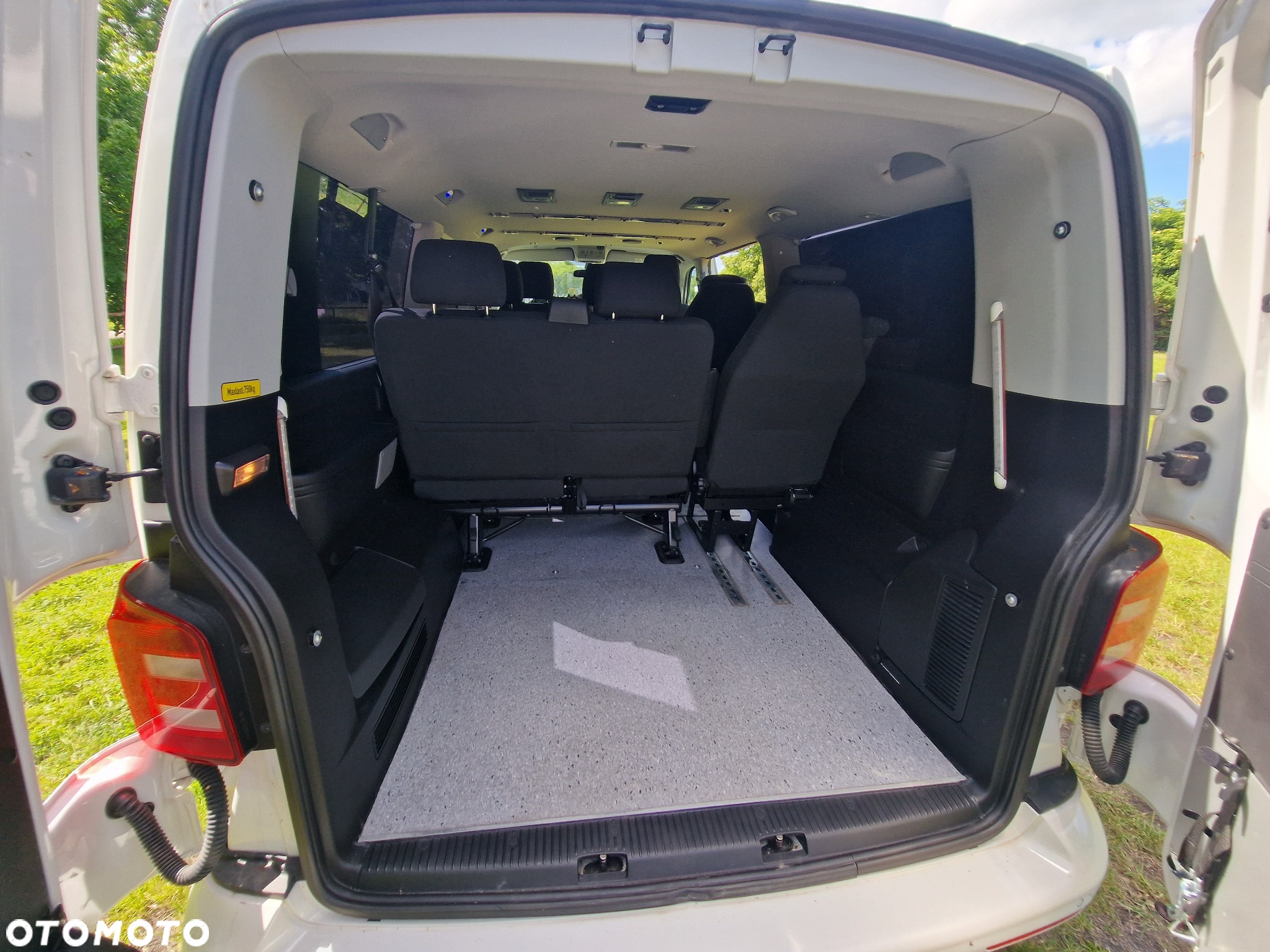 Volkswagen Caravelle 2.0 TDI L2 Comfortline DSG - 10