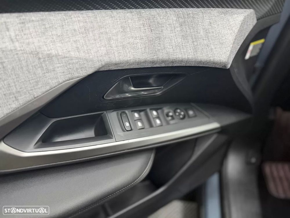 Peugeot 3008 1.2 Hybrid Allure e-DCS6 - 13