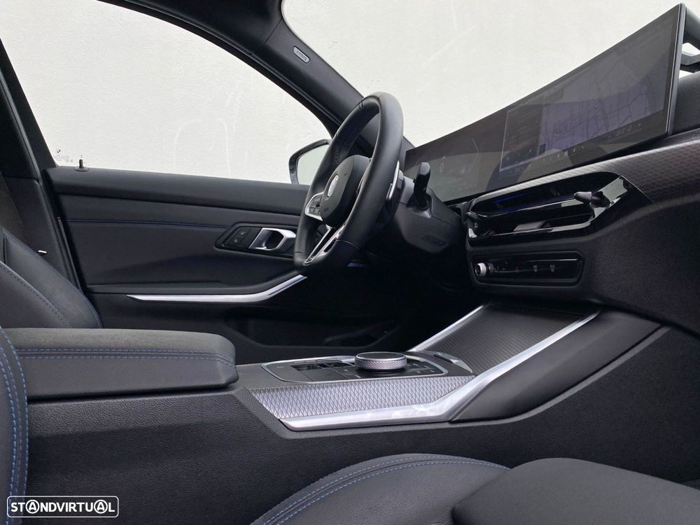 BMW 320 d Pack Desportivo M Auto - 15