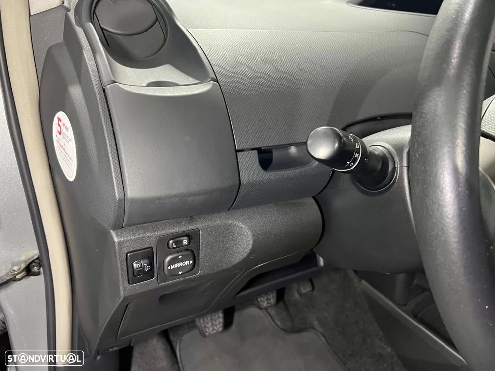 Toyota Yaris 1.0 VVT-i AC - 21