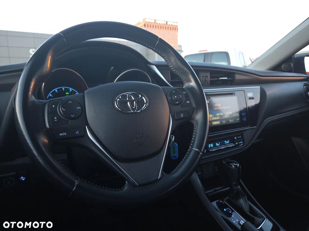 Toyota Auris 1.6 Premium MS - 16