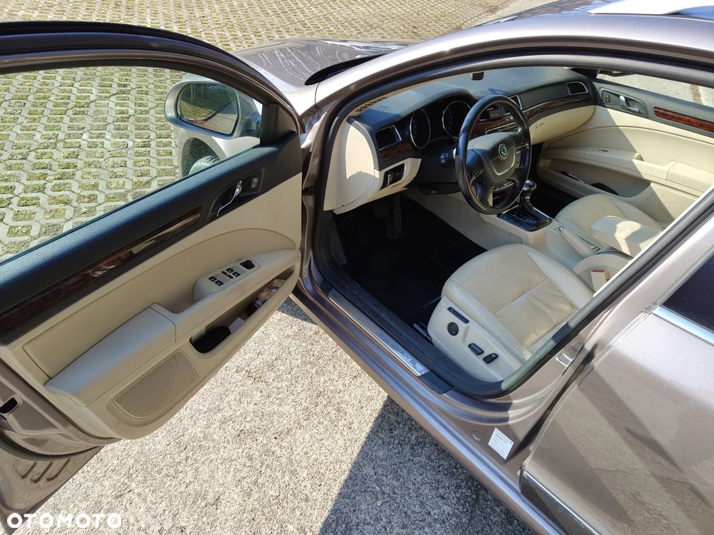 Skoda Superb 2.0 TDI Platinum DSG - 11