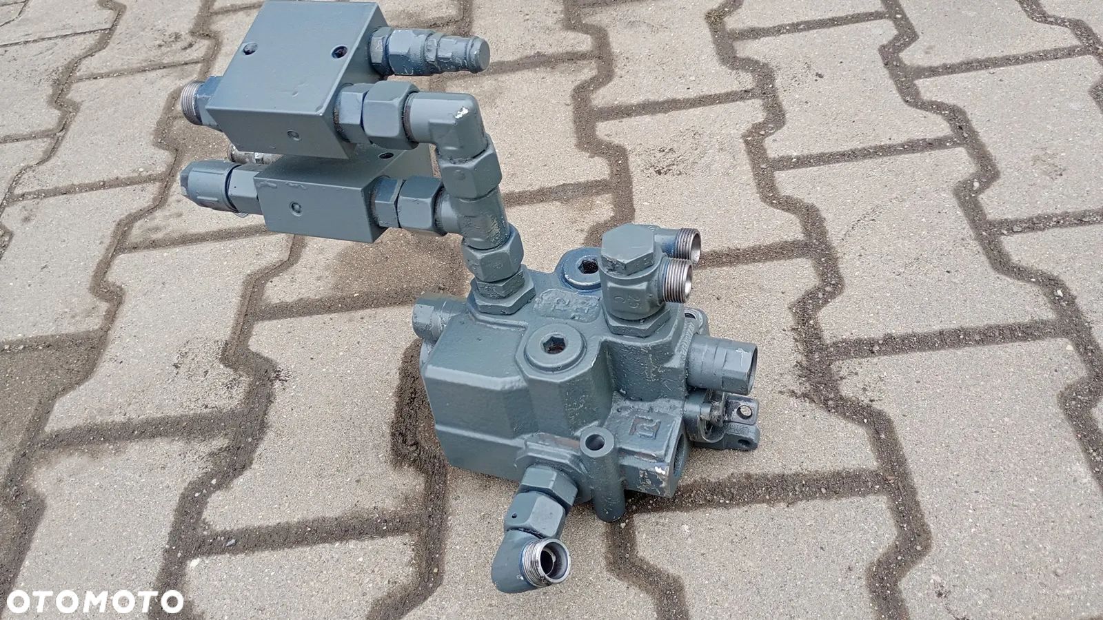 FV. NORDHYDRAULIC RM 271 ROZDZIELACZ HYDRAULICZNY RM271 ZOELLER Medium XL - 1