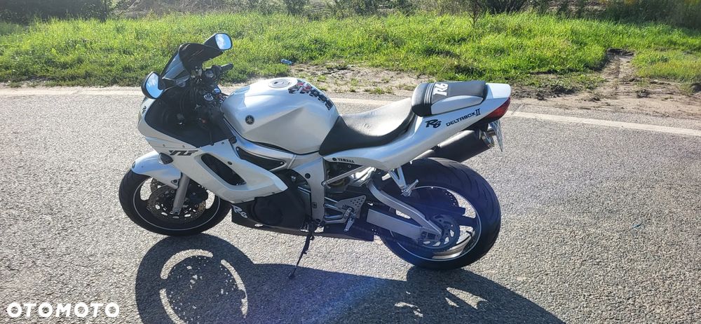 Yamaha R6 - 2