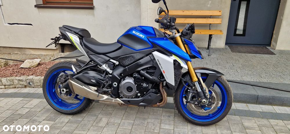 Suzuki GSX 1000 - 3