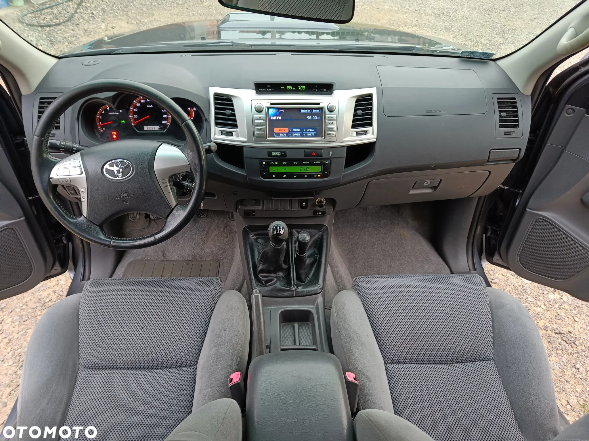 Toyota Hilux 3.0 D-4D SR5 - 19