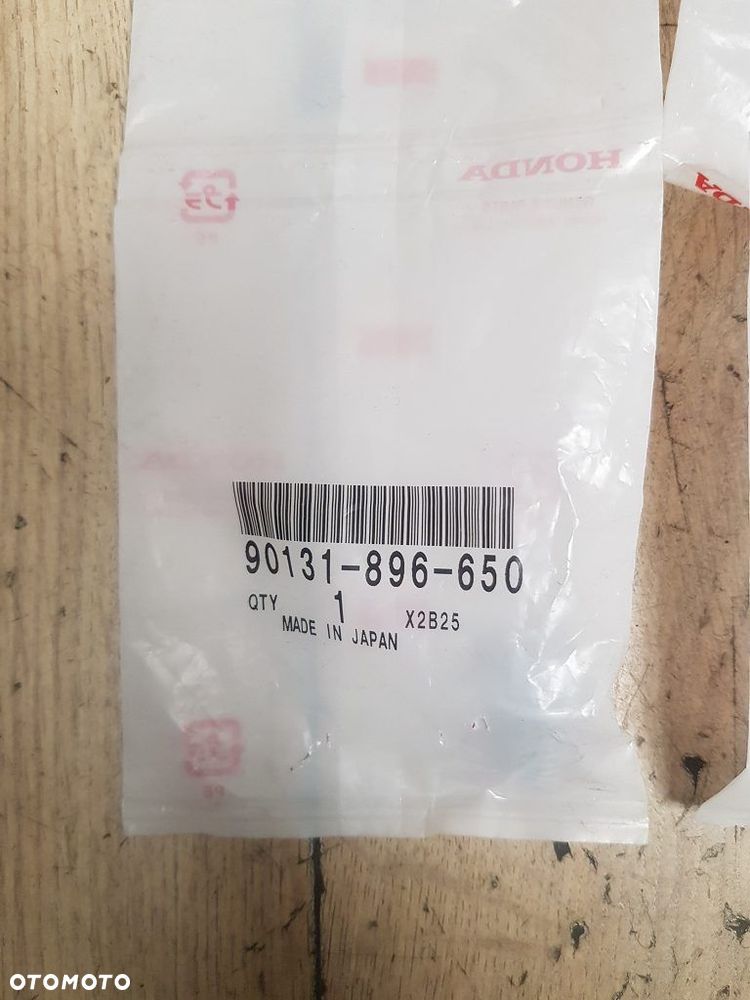 Śruba spustu oleju Honda XR NX VTR CB CBR XL CTX SH NC 90131-896-650 - 2