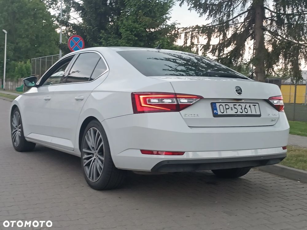 Skoda Superb 2.0 TDI 4x4 DSG Sportline - 11