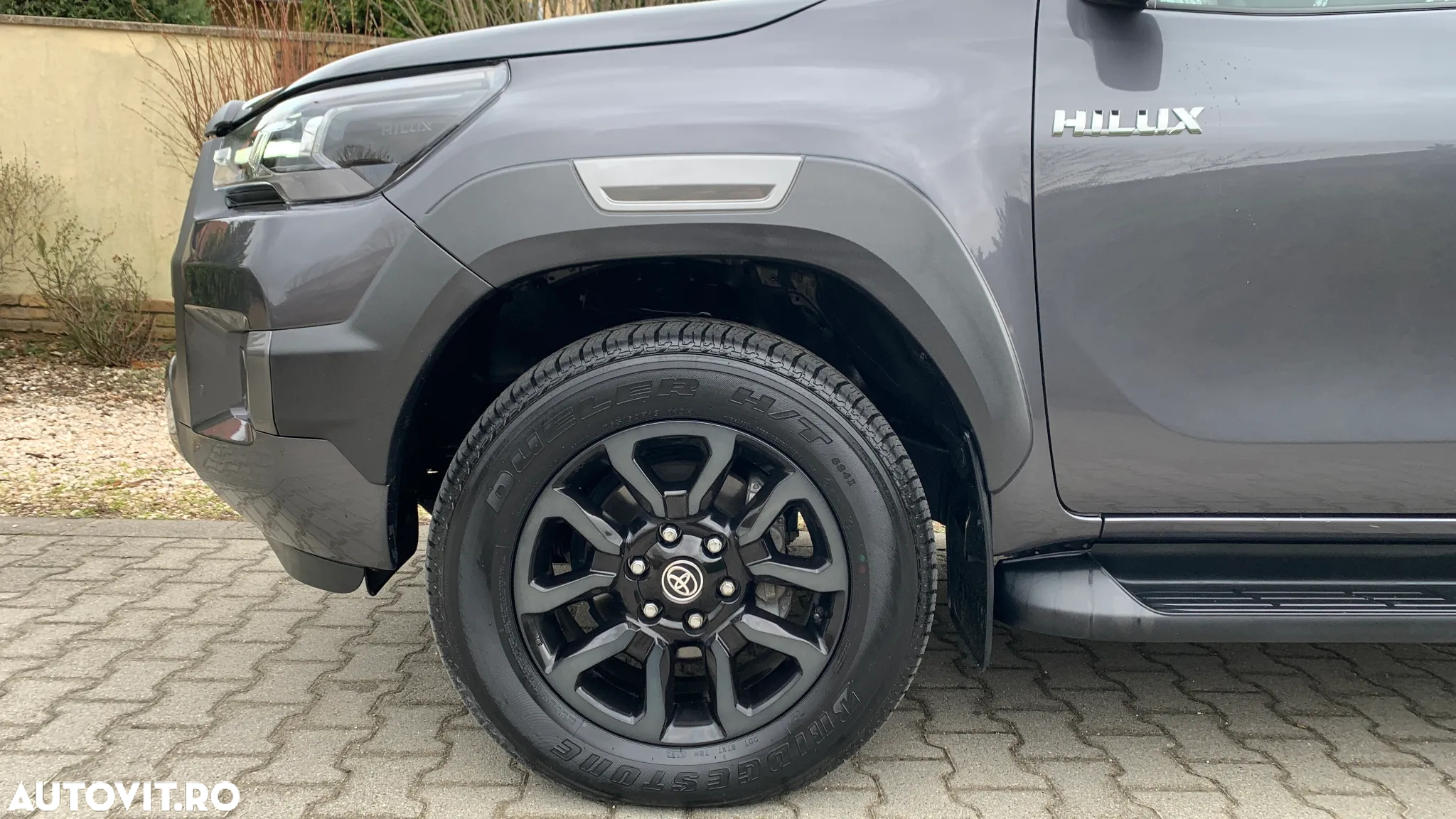 Toyota Hilux 2.8D 204CP 4x4 Double Cab AT Invincible Color Edition - 11