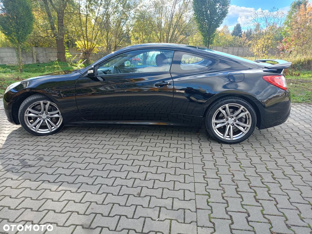 Hyundai Genesis Coupe 2.0 T - 11