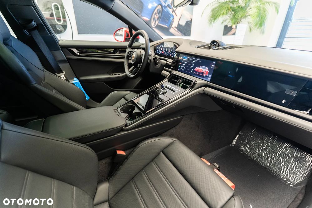 Porsche Panamera 4 - 15