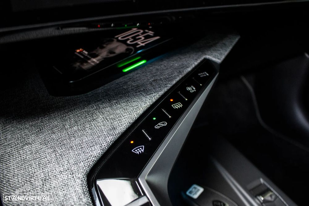 Peugeot E-5008 GT - 27