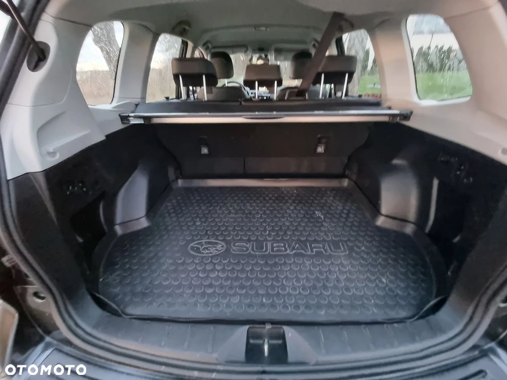 Subaru Forester 2.0 XT Platinum Lineartronic - 24