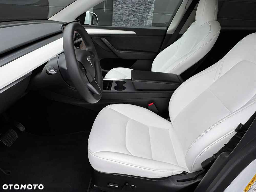 Tesla Model Y Standard - 15
