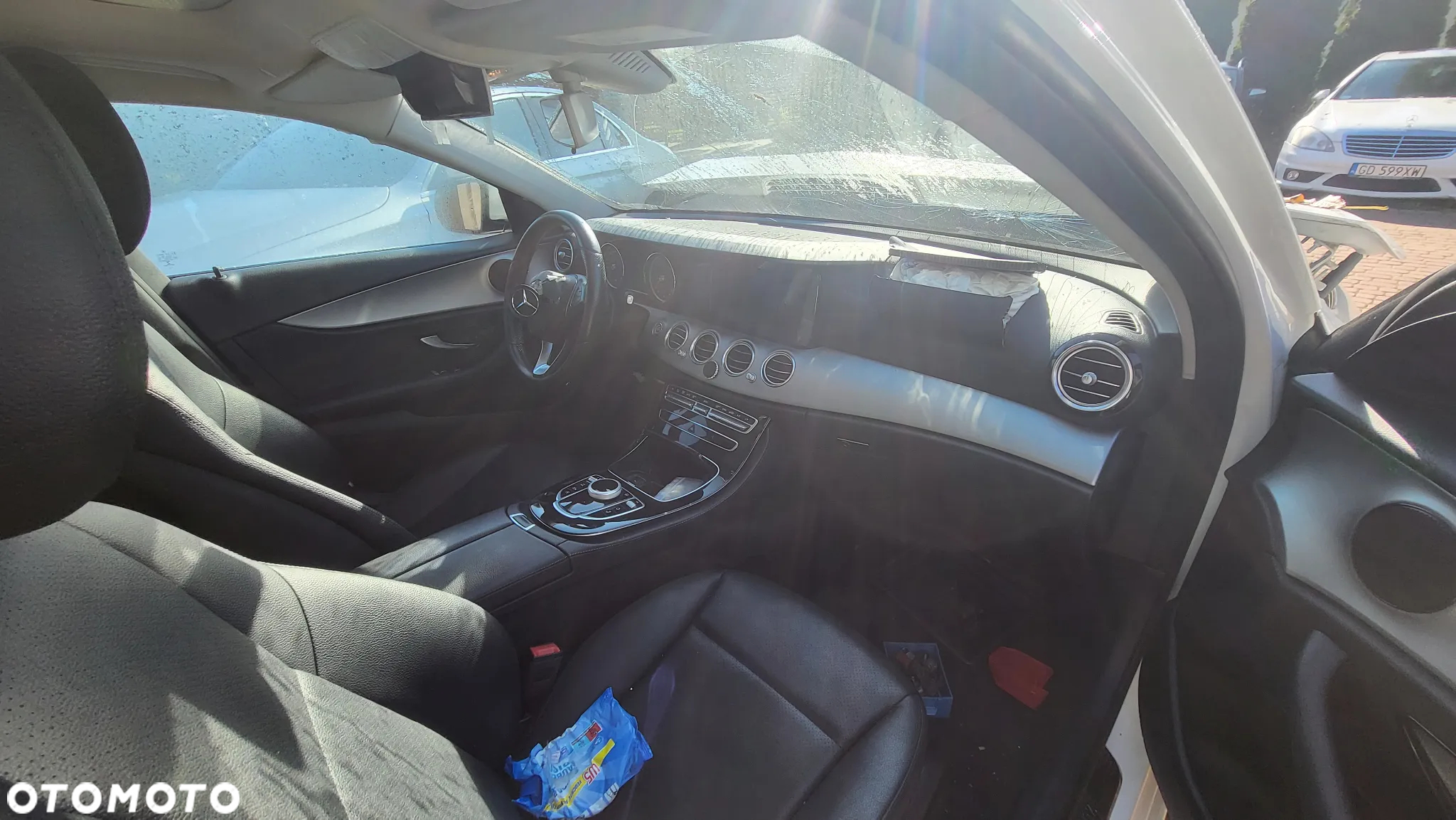 Mercedes-Benz Klasa E 220 d 4Matic T 9G-TRONIC - 3