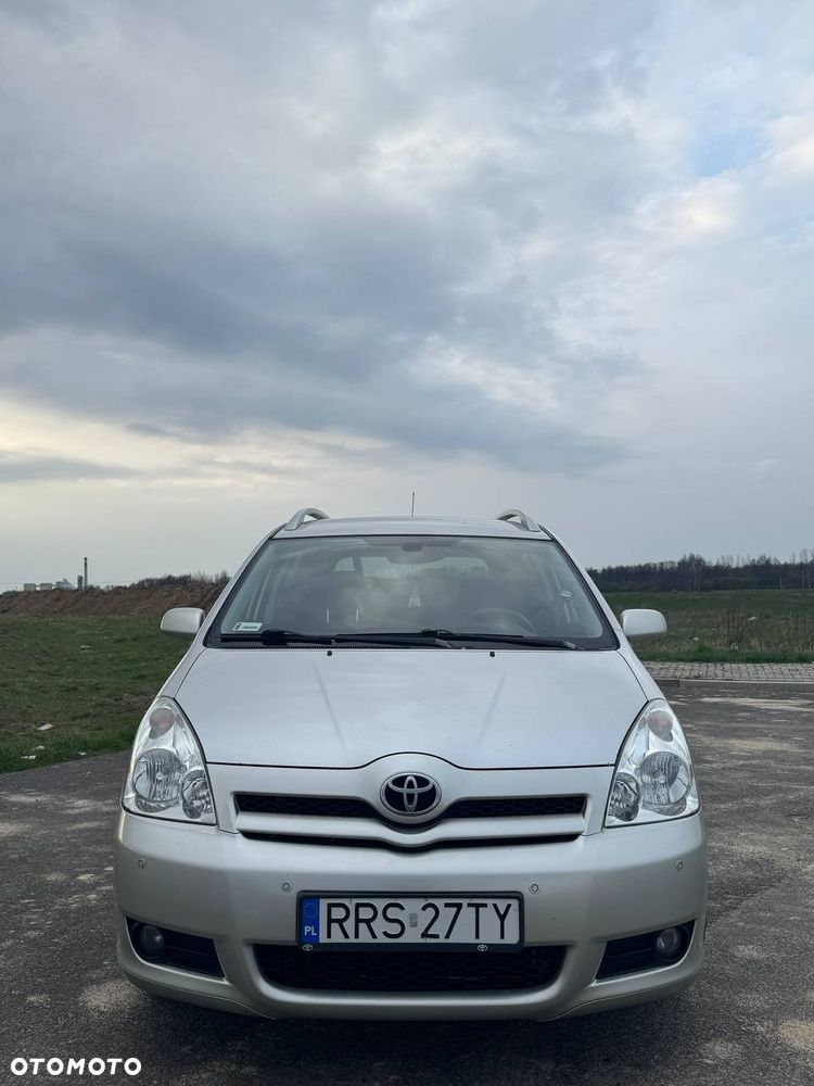 Toyota Corolla Verso - 2