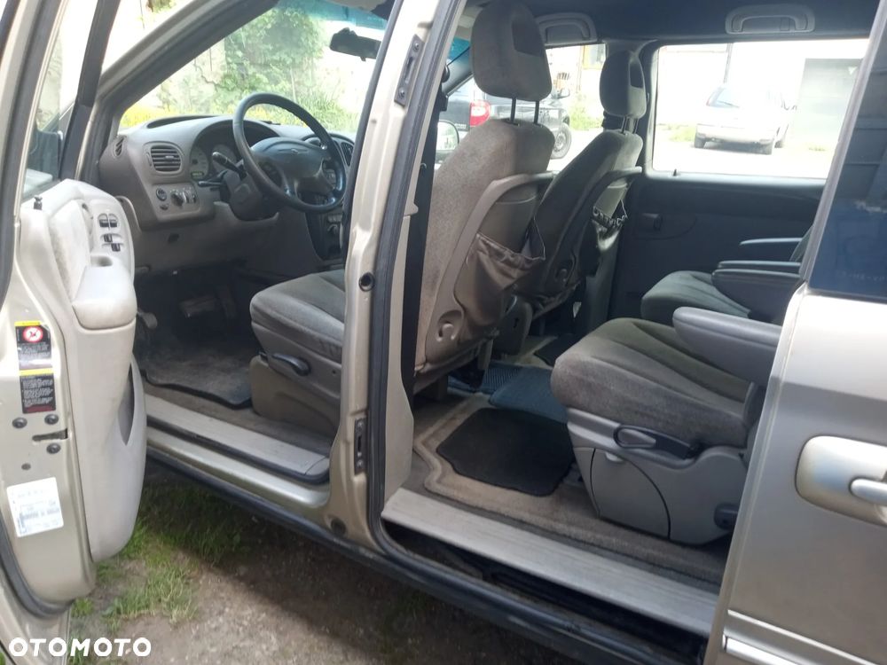 Chrysler Grand Voyager 3.3L LX - 10