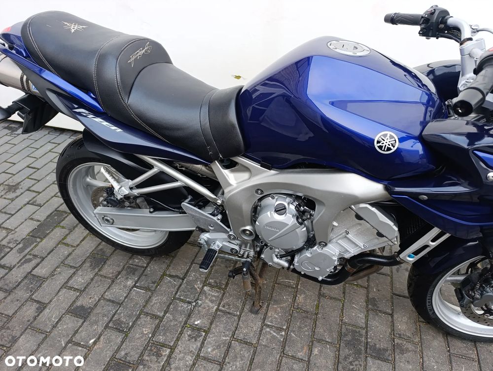 Yamaha FZS - 27