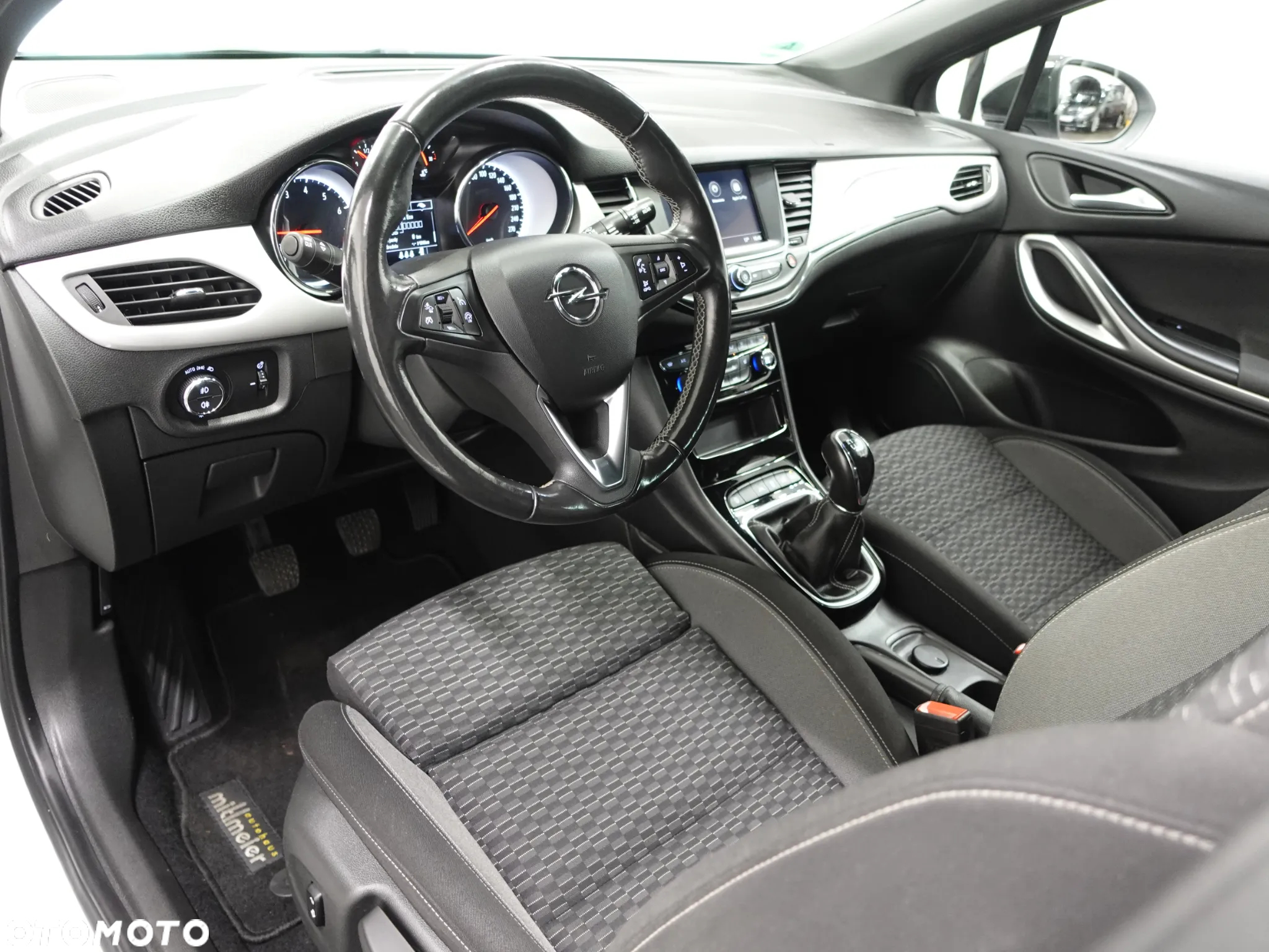 Opel Astra 1.2 Turbo Start/Stop Sports Tourer Edition - 22