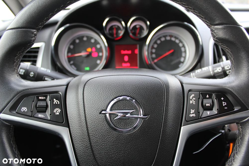 Opel Astra 1.4 T Cosmo S&S - 15