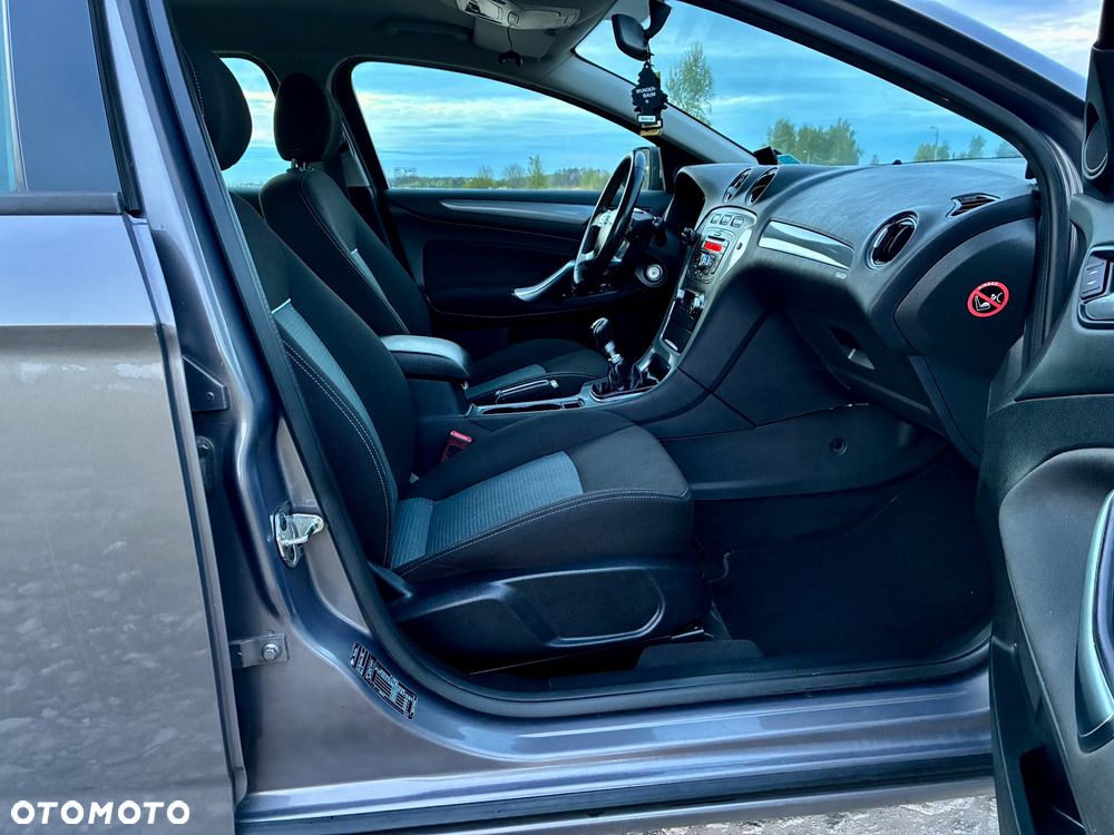 Ford Mondeo 2.0 TDCi Silver X - 23