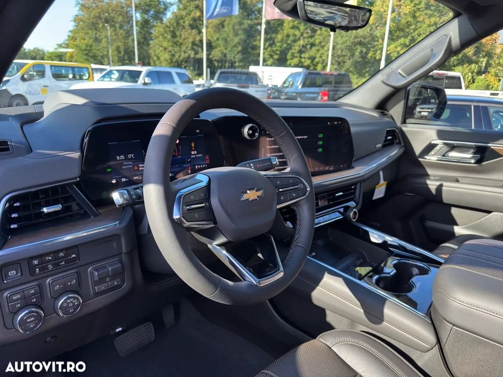 Chevrolet Suburban - 22