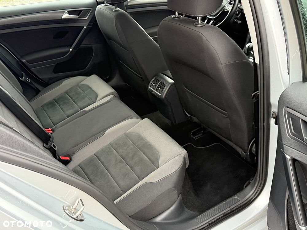 Volkswagen Golf 2.0 TDI BlueMotion Technology DSG Highline - 28